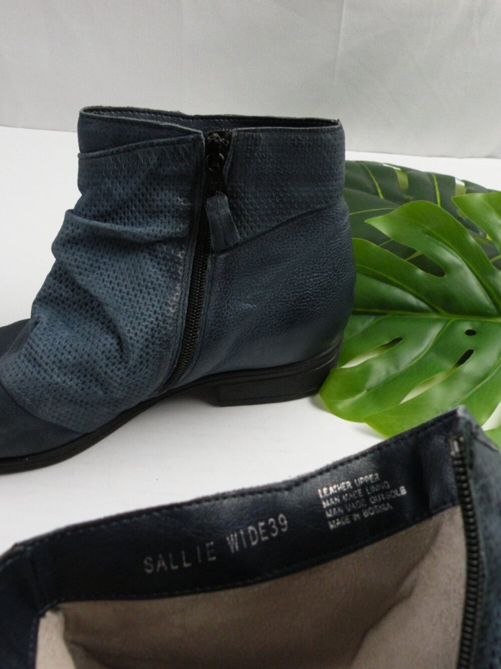 Miz Mooz Leather Ankle Boots Sallie in River Vintage Blue Size 39 8.5-9 Wide - Picture 5 of 7